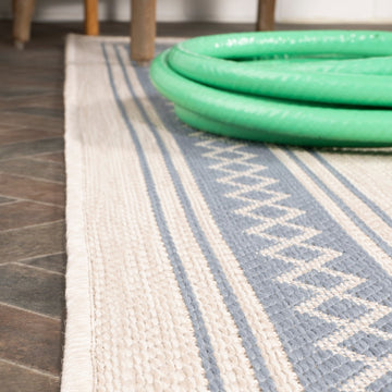 Lucia Classic Diamond Border Indoor/outdoor Area Rug